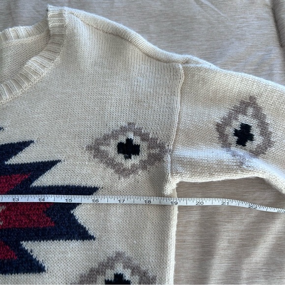 American Eagle Outfitters Beige and Burgundy Geometric Sweater - Picture 6 of 8